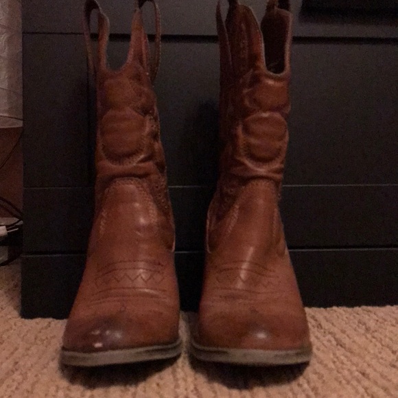 Heeled cowboy boots - Picture 1 of 3